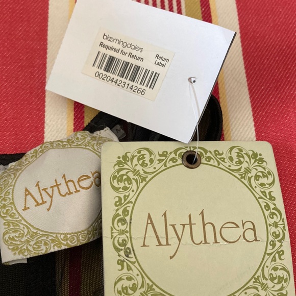 Alythea Criss Cross and Mesh Crop Top NWT size M - Picture 3 of 8